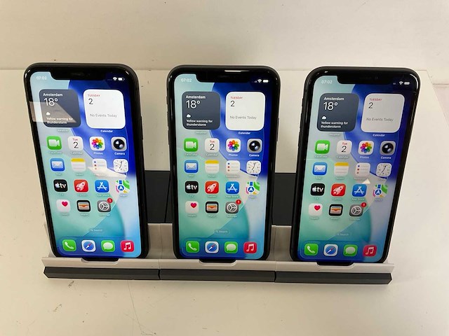 Apple iphone 11 - 64 gb - black (3x) - afbeelding 1 van  5