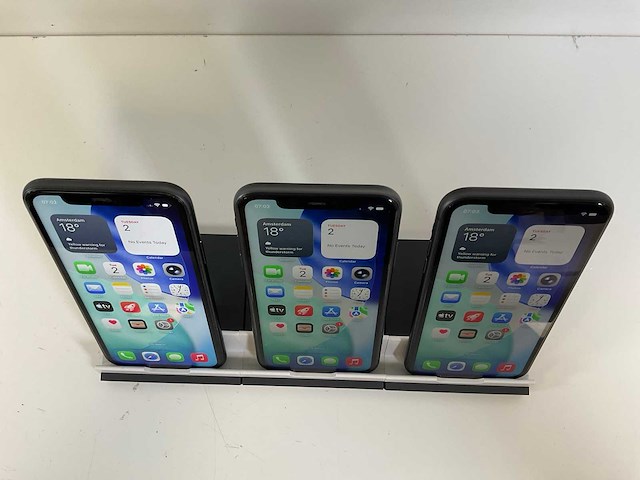 Apple iphone 11 - 64 gb - black (3x) - afbeelding 2 van  5
