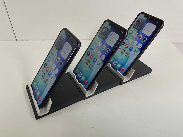 Apple iphone 11 - 64 gb - black (3x) - afbeelding 2 van  4