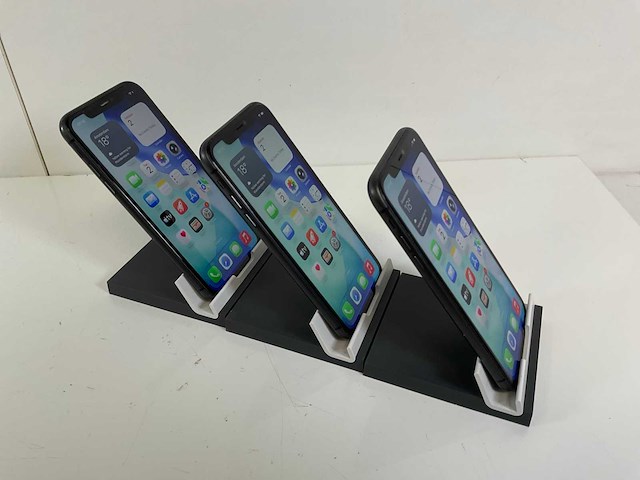 Apple iphone 11 - 64 gb - black (3x) - afbeelding 3 van  4
