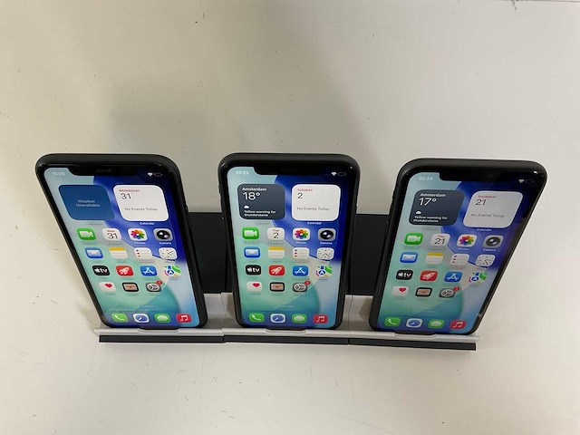 Apple iphone 11 - 64 gb - black (3x) - afbeelding 2 van  4
