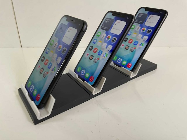 Apple iphone 11 - 64 gb - black (3x) - afbeelding 3 van  4