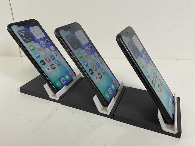 Apple iphone 11 - 64 gb - black (3x) - afbeelding 4 van  5
