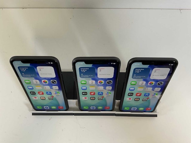 Apple iphone 11 - 64 gb - black (3x) - afbeelding 2 van  5