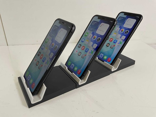 Apple iphone 11 - 64 gb - black (3x) - afbeelding 3 van  5