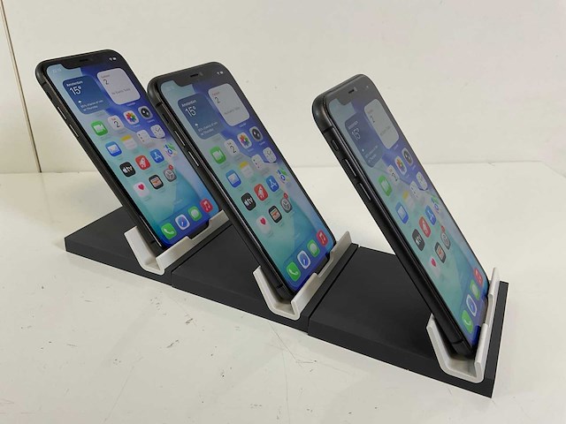 Apple iphone 11 - 64 gb - black (3x) - afbeelding 2 van  3