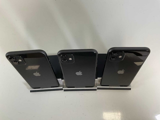 Apple iphone 11 - 64 gb - black (3x) - afbeelding 3 van  3