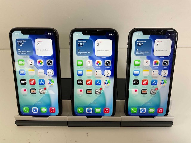 Apple iphone 11 - 64 gb - black (3x) - afbeelding 1 van  5