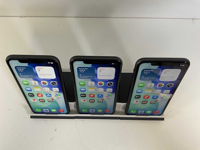 Apple iphone 11 - 64 gb - black (3x) - afbeelding 2 van  5