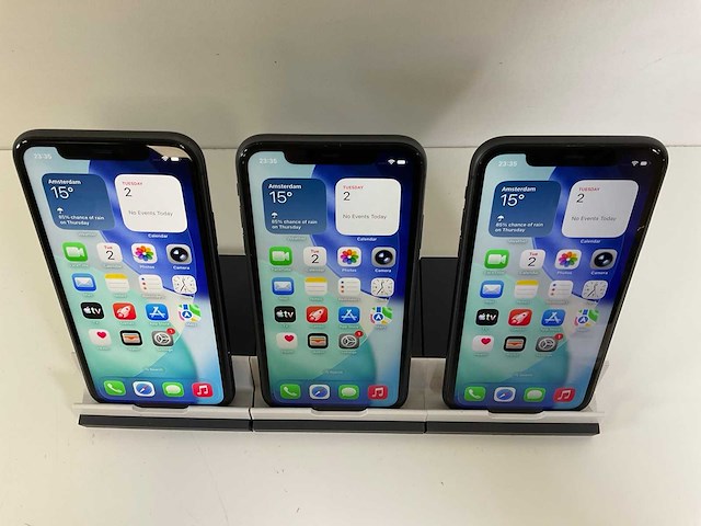 Apple iphone 11 - 64 gb - black (3x) - afbeelding 1 van  3