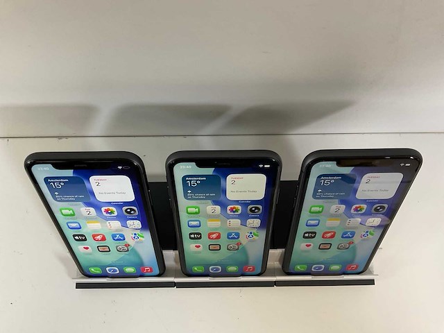 Apple iphone 11 - 64 gb - black (3x) - afbeelding 2 van  5