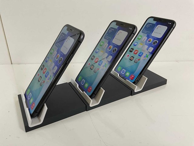 Apple iphone 11 - 64 gb - black (3x) - afbeelding 3 van  5