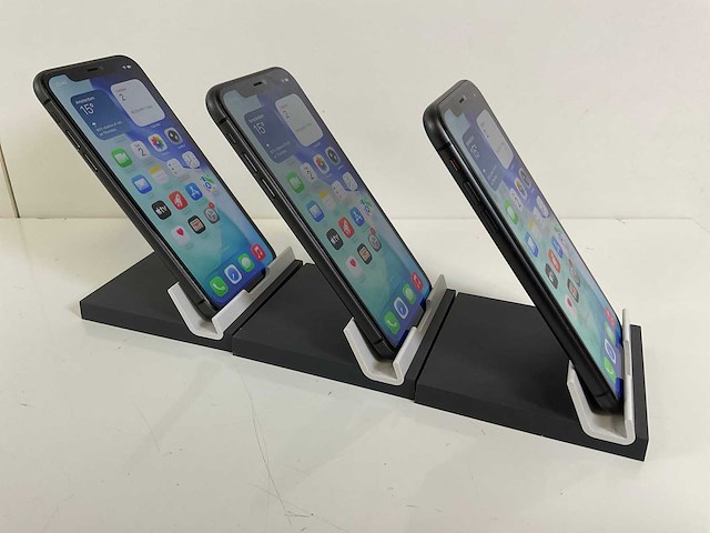 Apple iphone 11 - 64 gb - black (3x) - afbeelding 4 van  5