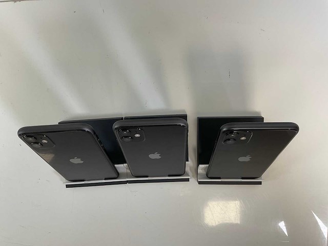 Apple iphone 11 - 64 gb - black (3x) - afbeelding 5 van  5