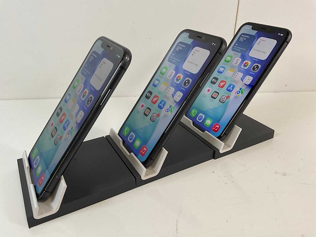 Apple iphone 11 - 64 gb - black (3x) - afbeelding 3 van  5