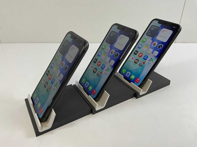 Apple iphone 11 - 64 gb - black (3x) - afbeelding 2 van  3