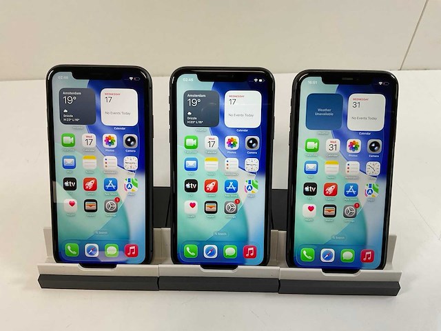 Apple iphone 11 - 64 gb - black (3x) - afbeelding 1 van  2