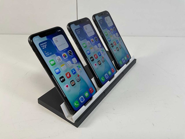 Apple iphone 11 - 64 gb - black (3x) - afbeelding 3 van  5
