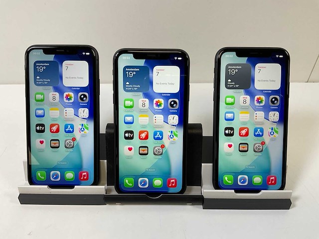 Apple iphone 11 - 64 gb - black (3x) - afbeelding 1 van  4