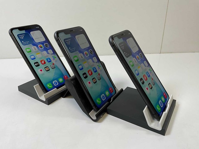 Apple iphone 11 - 64 gb - black (3x) - afbeelding 3 van  4