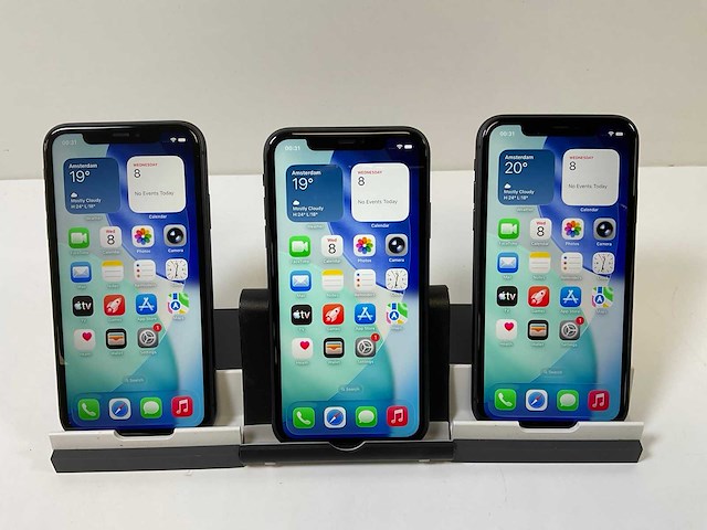 Apple iphone 11 - 64 gb - black (3x) - afbeelding 1 van  4