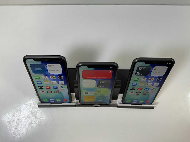 Apple iphone 11 - 64 gb - black (3x) - afbeelding 2 van  5