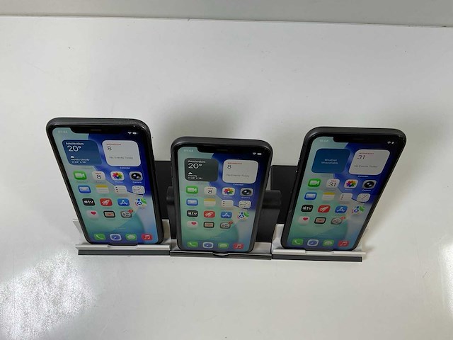 Apple iphone 11 - 64 gb - black (3x) - afbeelding 2 van  5