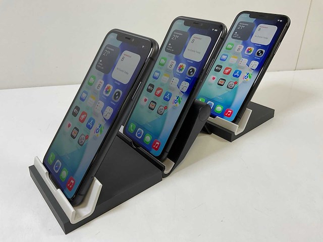 Apple iphone 11 - 64 gb - black (3x) - afbeelding 3 van  4