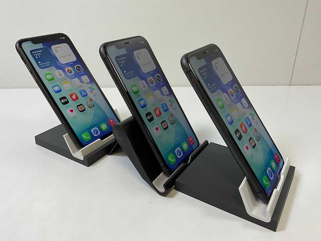 Apple iphone 11 - 64 gb - black (3x) - afbeelding 3 van  5