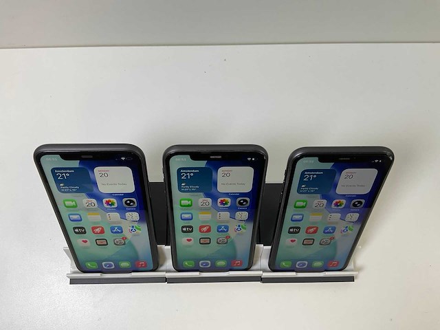 Apple iphone 11 - 64 gb - black (3x) - afbeelding 2 van  5