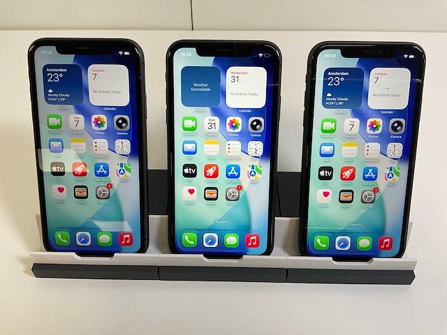Apple iphone 11 - 64 gb - black (3x) - afbeelding 1 van  5