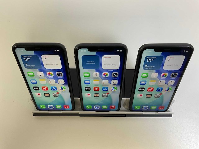 Apple iphone 11 - 64 gb - black (3x) - afbeelding 2 van  5