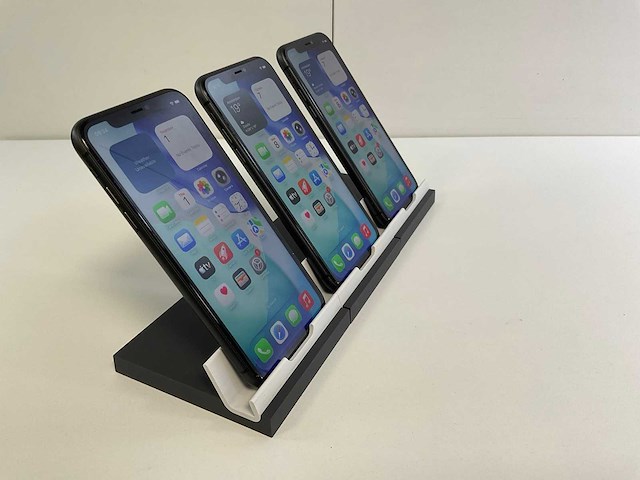 Apple iphone 11 - 64 gb - black (3x) - afbeelding 2 van  4