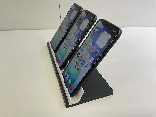 Apple iphone 11 - 64 gb - black (3x) - afbeelding 3 van  4