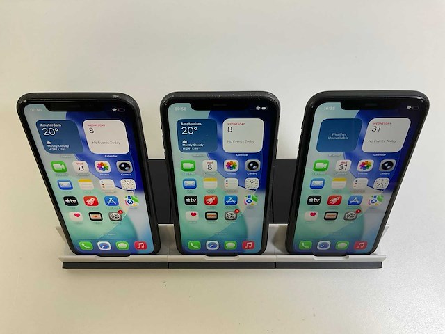 Apple iphone 11 - 64 gb - black (3x) - afbeelding 1 van  3