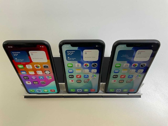 Apple iphone 11 - 64 gb - black (3x) - afbeelding 2 van  5