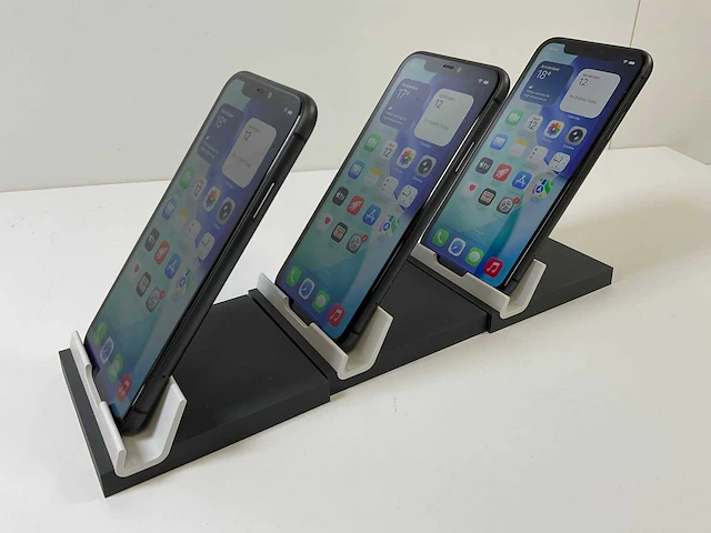 Apple iphone 11 - 64 gb - black (3x) - afbeelding 4 van  5