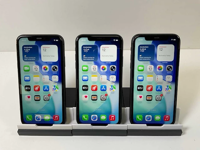 Apple iphone 11 - 64 gb - black (3x) - afbeelding 1 van  5