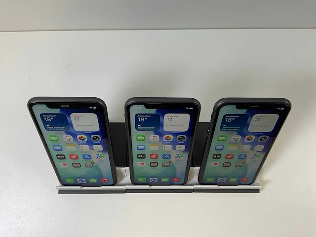 Apple iphone 11 - 64 gb - black (3x) - afbeelding 2 van  5