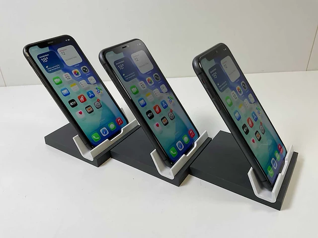 Apple iphone 11 - 64 gb - black (3x) - afbeelding 3 van  5
