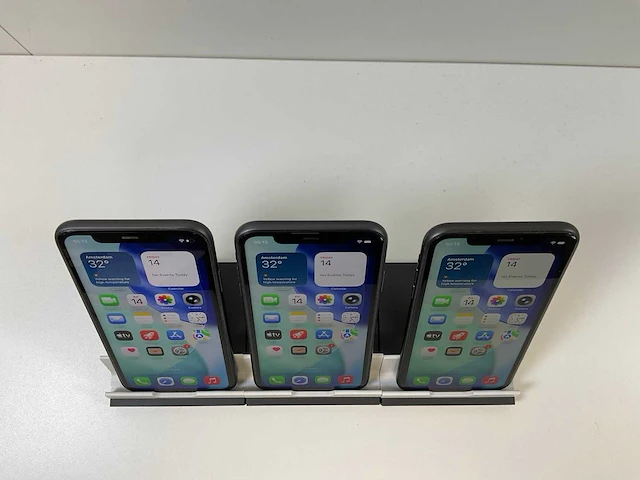 Apple iphone 11 - 64 gb - black (3x) - afbeelding 2 van  5