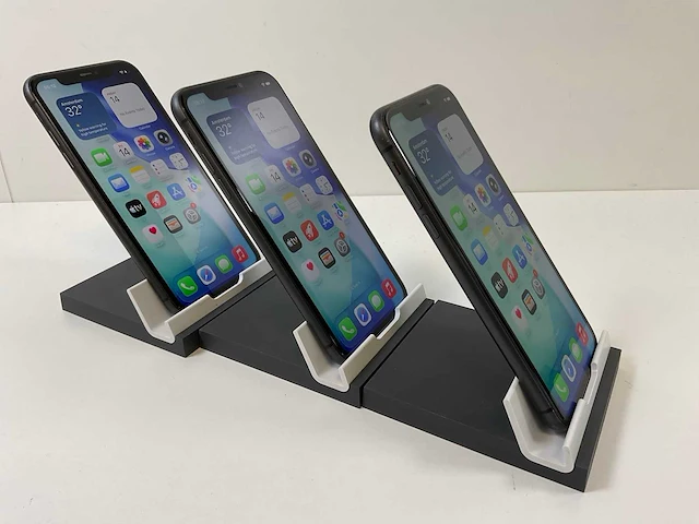 Apple iphone 11 - 64 gb - black (3x) - afbeelding 3 van  5