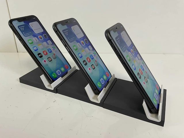 Apple iphone 11 - 64 gb - black (3x) - afbeelding 4 van  5