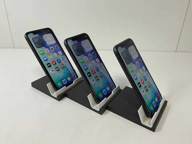Apple iphone 11 - 64 gb - black (3x) - afbeelding 3 van  5