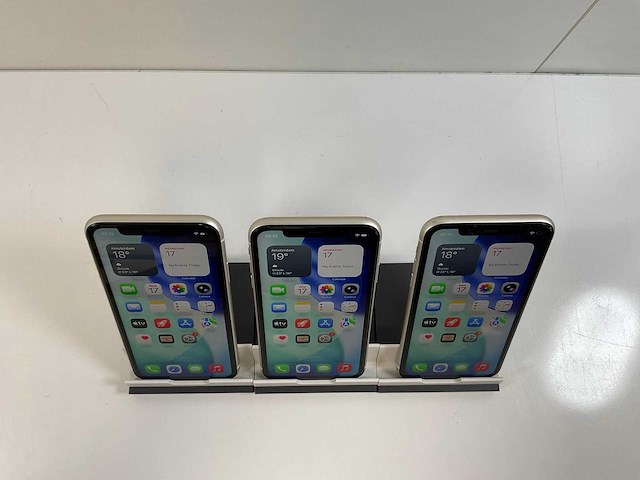Apple iphone 11 - 64 gb - white (3x) - afbeelding 2 van  5