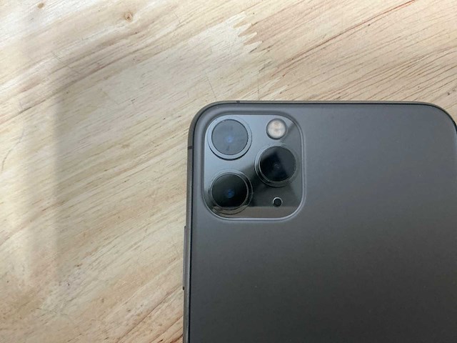 Apple iphone 11pro max mobiele telefoon (5x) - afbeelding 3 van  10