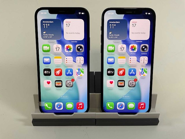 Apple iphone 12 - 128 gb - black (2x) - afbeelding 1 van  4