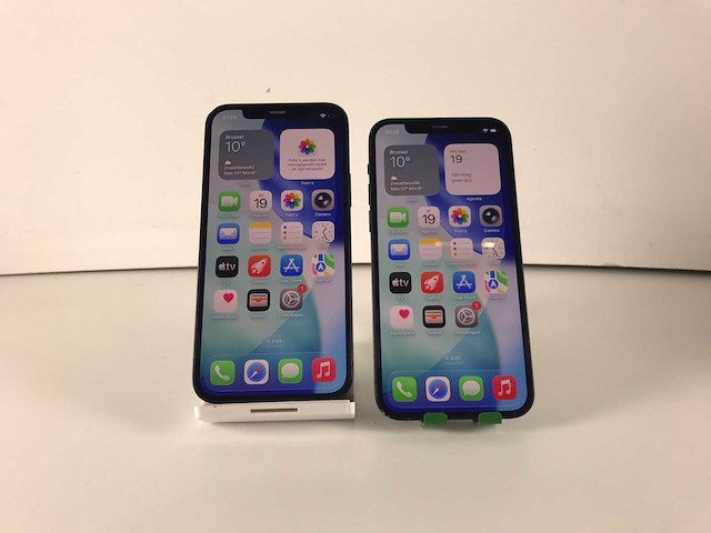 Apple iphone 12 - 128 gb - black (2x) - afbeelding 1 van  5
