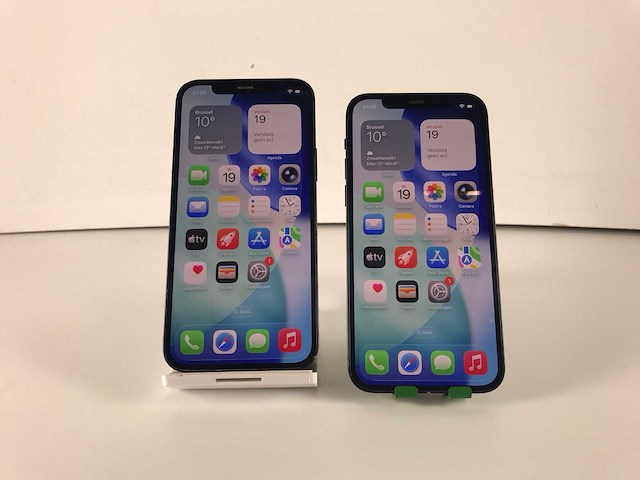 Apple iphone 12 - 128 gb - black (2x) - afbeelding 1 van  5
