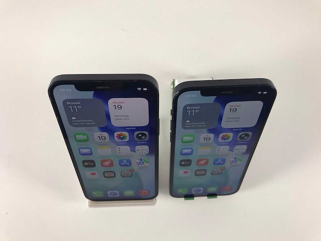 Apple iphone 12 - 128 gb - black (2x) - afbeelding 4 van  5